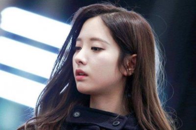 ​金知妍气质出众吗？一出场就自带气场，不愧是女神级人物