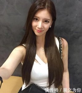 ​韩国女模特被称“海贼王女帝”，性感身材，网友：身材太完美了