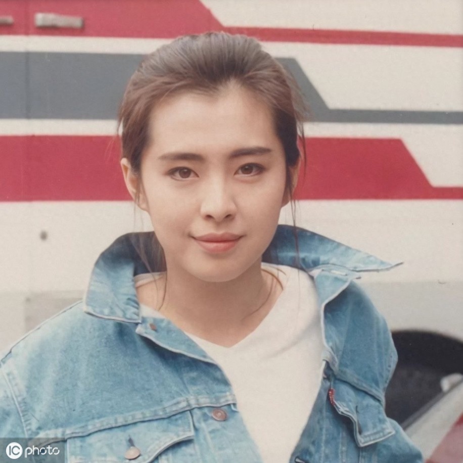 王祖贤，最美的10张照片欣赏，皮肤白皙，气质优雅