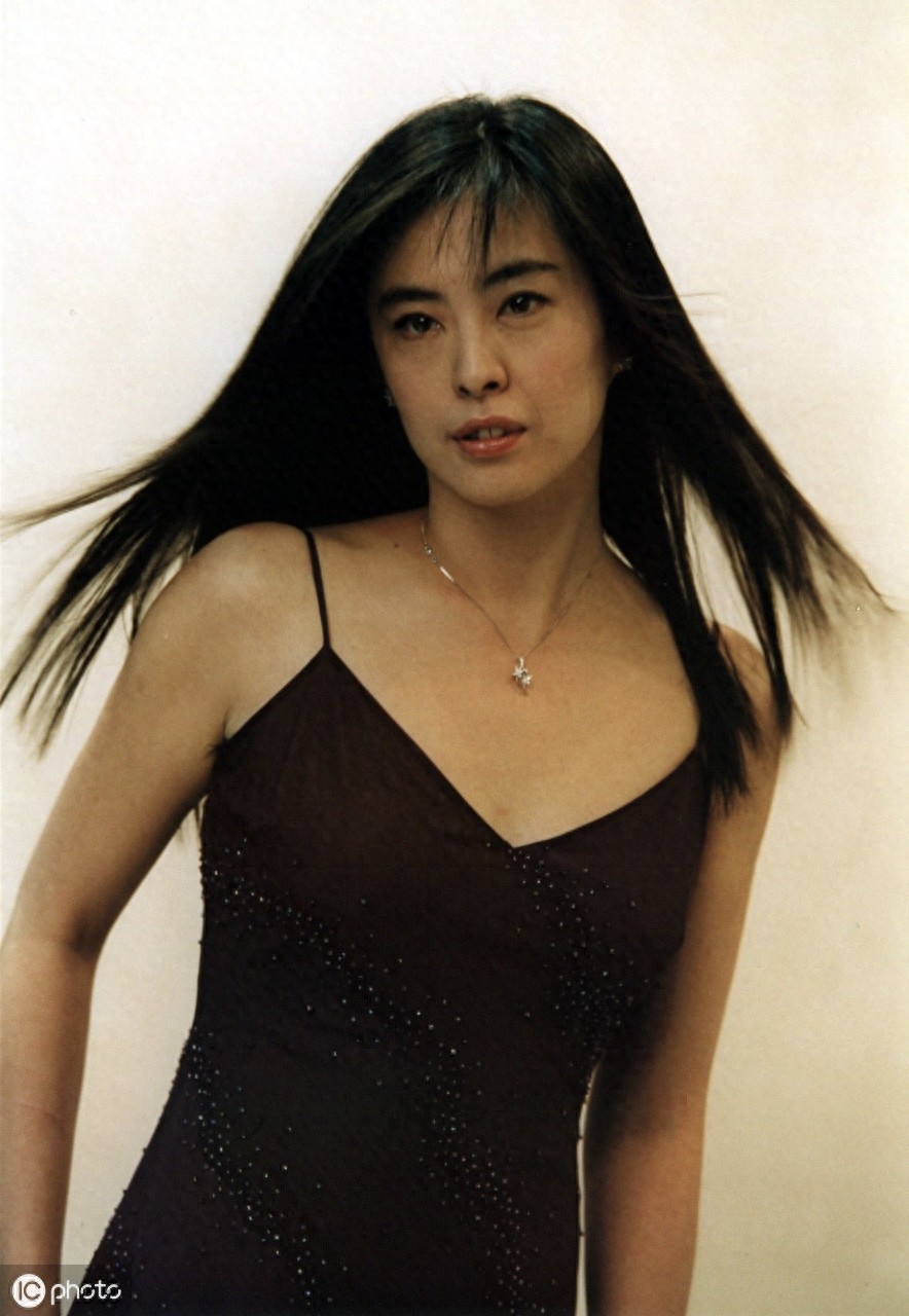 王祖贤，最美的10张照片欣赏，皮肤白皙，气质优雅