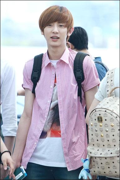 时尚图集：朴灿烈时尚图