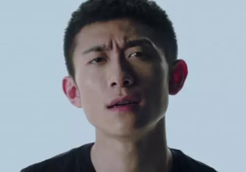 有一种“寸头”叫张一山，帅气又有魅力，网友：像个05后！