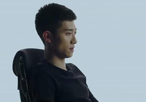 有一种“寸头”叫张一山，帅气又有魅力，网友：像个05后！