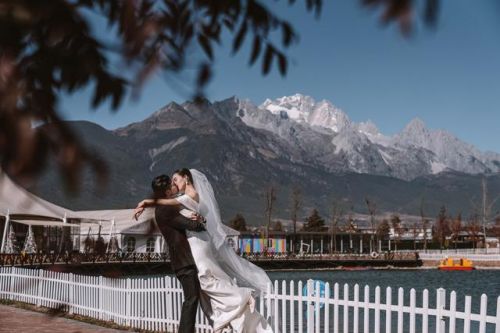 大理丽江旅拍婚纱照多少钱(大理丽江旅拍婚纱照)-第1张图片-