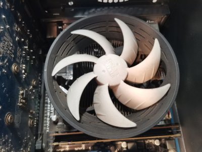 ​为什么电脑自动关机（自动关机的原因和处理方案）