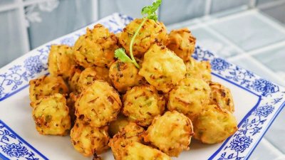 ​这才是萝卜丸子的正确做法，外酥里嫩不回软，一口一个太香了