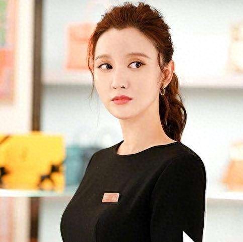 “环球小姐”萌萌和“慈善爱心大使”檬檬，分清是萌，还是檬