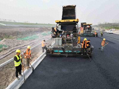 ​荆江大道（滨河大道-西环路）道路排水及生态绿廊项目稳步推进 计划今年年底通