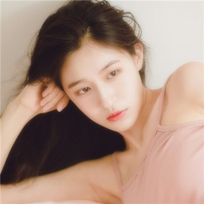 安静优雅气质女生头像唯美图片