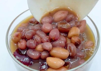 ​2分钟学会做“五红汤”，连喝3天，气色红润有光泽