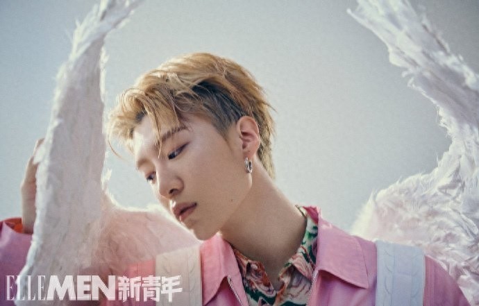 范丞丞不仅外形亮眼，演唱也十分出色，音乐也有自己的特色