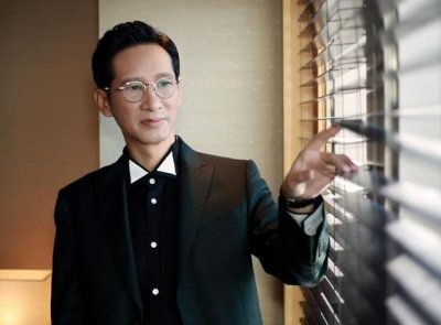 ​国宝级演员王劲松：从默默无闻到“配角之王”，他都经历了什么