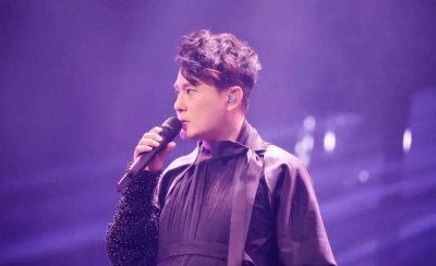 ​这位企业家竟然是《别怕我伤心》的原唱