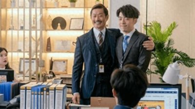 ​香港月入3万港元等于内地3000元？网民比较内地香港薪金水平