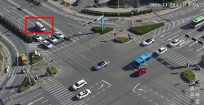 ​你的样子｜120急救车遇交通拥堵，三辆私家车用10秒让出“生命通道”