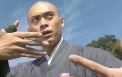 ​逍遥绝学VS丐帮神功：天山六阳掌与降龙十八掌谁更胜一筹？