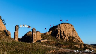 ​解析《驴得水》：一群人给你讲笑话，看完你却想哭