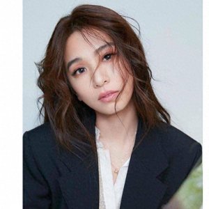 ​始于颜值，忠于才华—Hebe