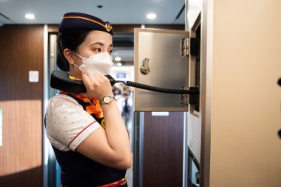 ​（新华全媒+）渝（重庆）厦（门）高铁益阳至长沙段开通运营