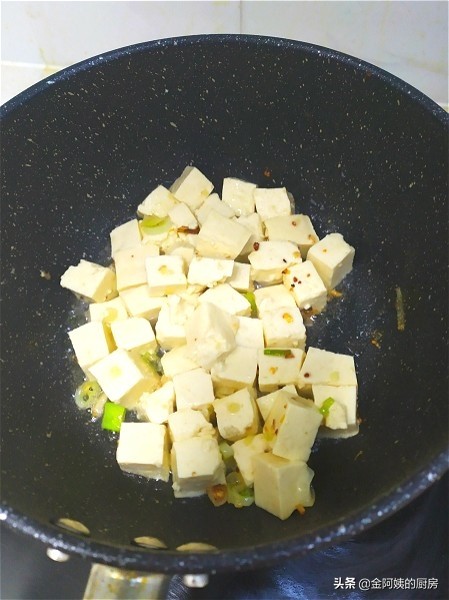 炒水豆腐的家常做法 超简单 冬季补充蛋白质 就多吃炒水豆腐