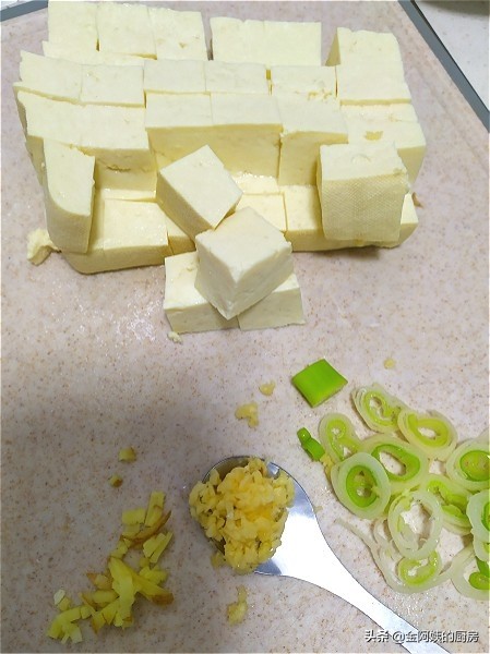 炒水豆腐的家常做法 超简单 冬季补充蛋白质 就多吃炒水豆腐