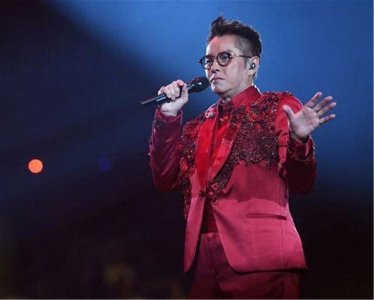 ​谭咏麟一夫二妻幸福生活：和原配相约丁克，却和情人生子