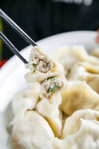 ​山东人吃水饺只认准鲅鱼水饺，教你做正宗鲅鱼水饺，满满胶东风味