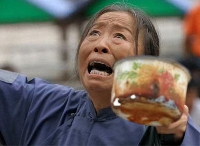 ​善恶有报!“丑娘”张少华,人丑心更丑，年轻时作恶，晚年凄凉收场