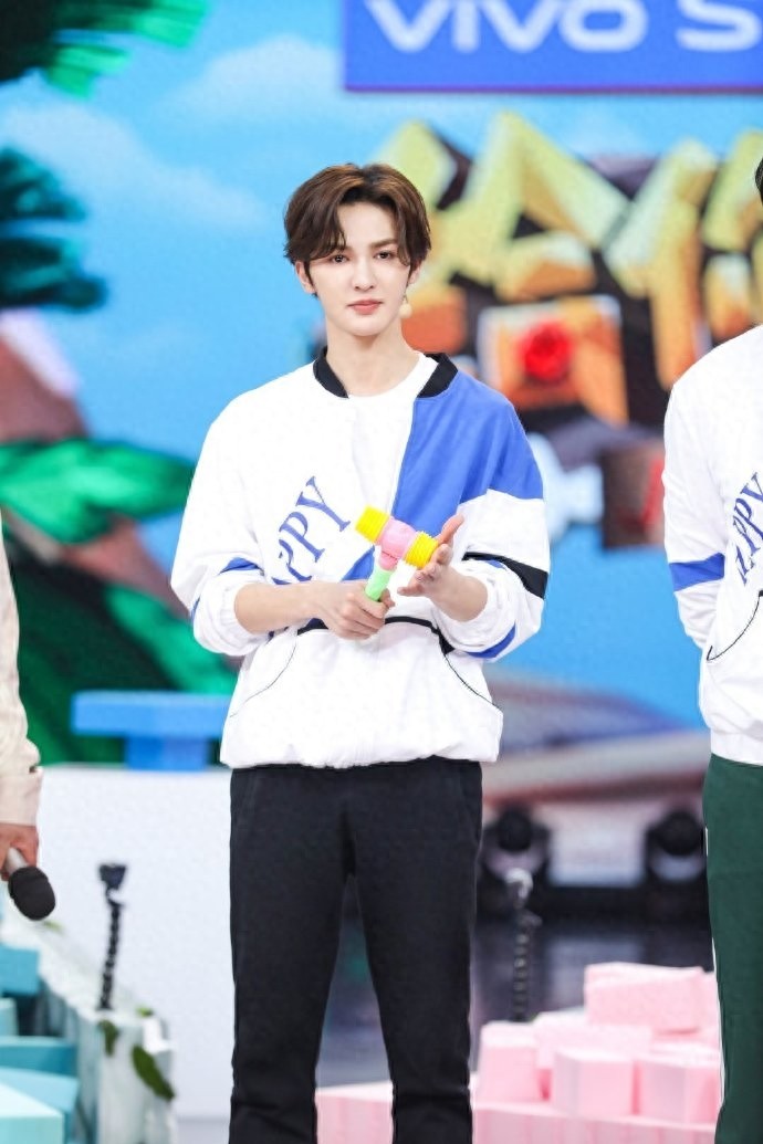 朱正廷携手急先锋今晚来到大本营，期待朱正廷急先锋中的角色哦