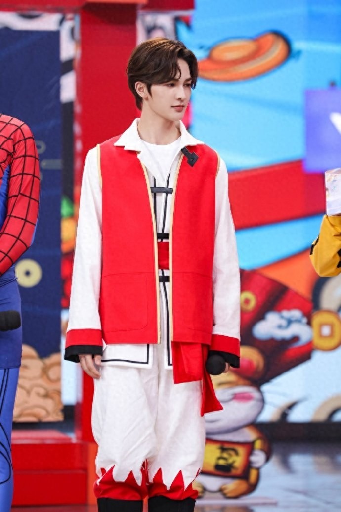 朱正廷携手急先锋今晚来到大本营，期待朱正廷急先锋中的角色哦