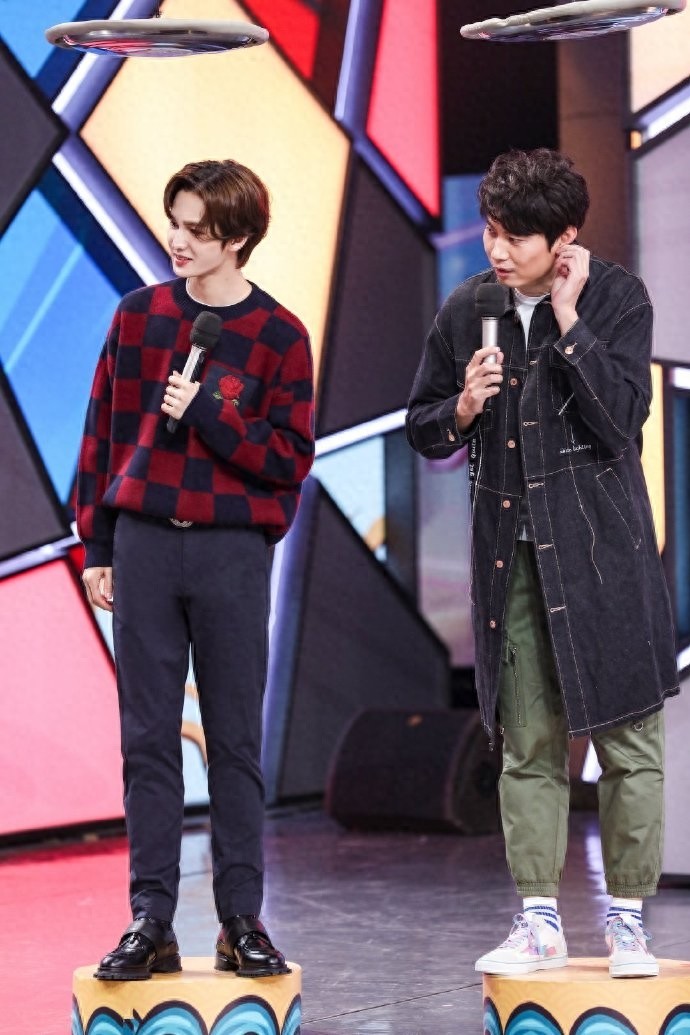 朱正廷携手急先锋今晚来到大本营，期待朱正廷急先锋中的角色哦