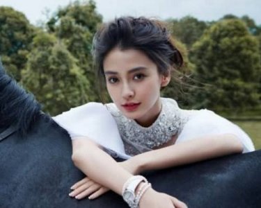 ​baby九年前校服旧照曝光，网友直呼认不出！